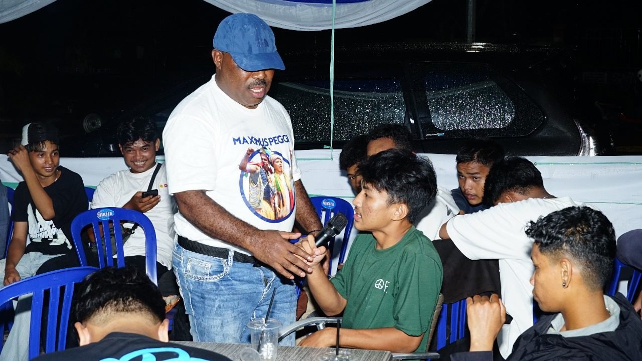 Pasangan Maximus Tipagau-Peggi Hadiri Kopdar di Timika
