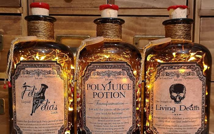 Pesta Harry Potter: Menghadirkan Dunia Sihir Hogwarts dengan Dekorasi Khas, Kostum, dan Permainan Bertema Harry Potter yang Memukau Para Penggemar Kecil Pesta Harry Potter: Menghadirkan Dunia Sihir Hogwarts dengan Dekorasi Khas, Kostum, dan Permainan Bertema Harry Potter yang Memukau Para Penggemar Kecil